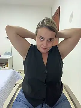 Im Amelia online show from June 20, 2026, 2:27 am