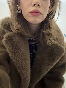 Snapshot of Street_young chatting on February 19, 2025, 12:44 pm Street young online show from February 19, 2025, 12:44 pm