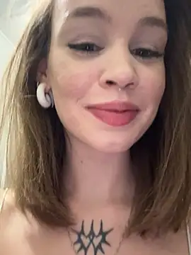 Snapshot of Street_young chatting on February 13, 2025, 12:43 pm Street young online show from February 13, 2025, 12:43 pm