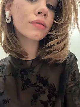 Snapshot of Street_young chatting on December 29, 2024, 12:45 pm Street young online show from December 29, 2024, 12:45 pm