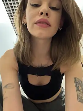 Snapshot of Street_young chatting on March 7, 2025, 1:51 pm Street young online show from March 7, 2025, 1:51 pm