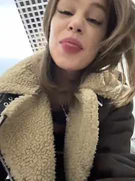 Snapshot of Street_young chatting on March 8, 2025, 1:36 pm Street young online show from March 8, 2025, 1:36 pm