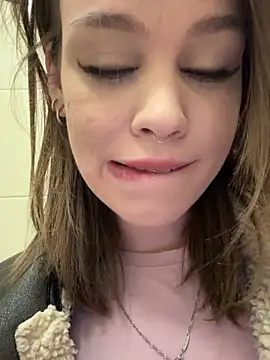 Snapshot of Street_young chatting on February 26, 2025, 4:05 pm Street young online show from February 26, 2025, 4:05 pm