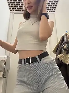 Snapshot of Street_young chatting on January 26, 2025, 2:41 pm Street young online show from January 26, 2025, 2:41 pm