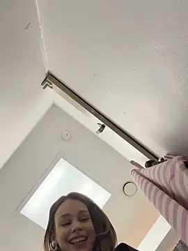 Snapshot of Street_young chatting on February 8, 2025, 3:42 pm Street young online show from February 8, 2025, 3:42 pm