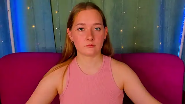 Snapshot of AlinaVice chatting on June 9, 2026, 1:17 am AlinaVice online show from June 9, 2026, 1:17 am