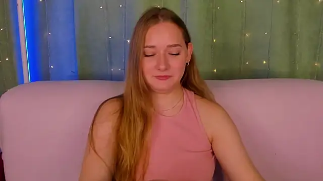 Snapshot of AlinaVice chatting on July 14, 2026, 2:05 am AlinaVice online show from July 14, 2026, 2:05 am