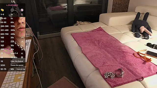 sexyLolia11 online show from August 4, 2026, 10:36 pm