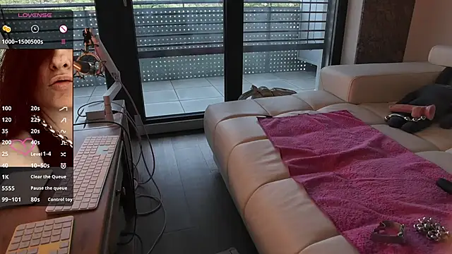 sexyLolia11 online show from July 6, 2026, 3:13 am