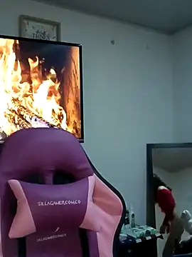 Lanna hott  online show from September 30, 2025, 10:43 am