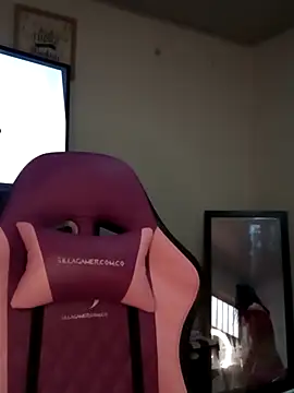 Lanna hott  online show from October 15, 2025, 7:33 pm