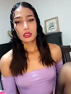 Lanna hott  online show from March 22, 2025, 8:15 pm