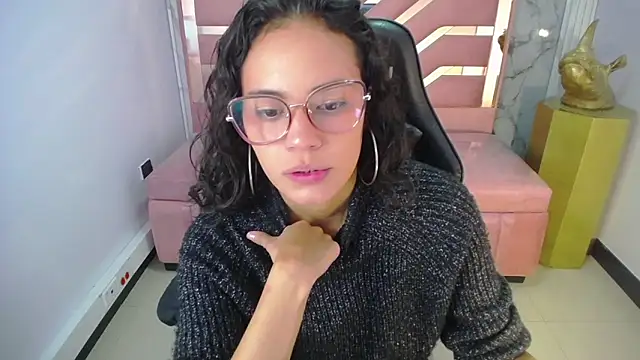 Snapshot of Tyna_ch chatting on February 19, 2025, 4:11 pm Tyna ch online show from February 19, 2025, 4:11 pm