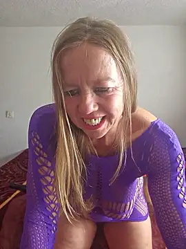 Supertitten95DD online show from September 30, 2025, 8:20 am