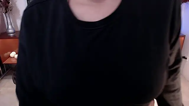 Snapshot of AitanaEvans chatting on March 16, 2025, 3:04 am AitanaEvans online show from March 16, 2025, 3:04 am