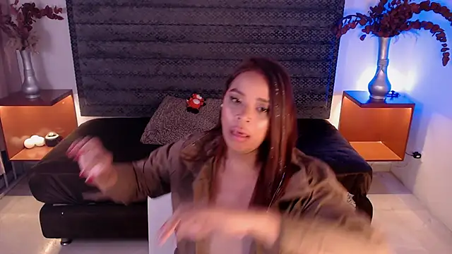 Snapshot of AitanaEvans chatting on March 12, 2025, 2:41 am AitanaEvans online show from March 12, 2025, 2:41 am