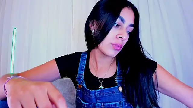 Snapshot of Yasiir_0229 chatting on October 1, 2025, 3:55 am Yasiir 0229 online show from October 1, 2025, 3:55 am