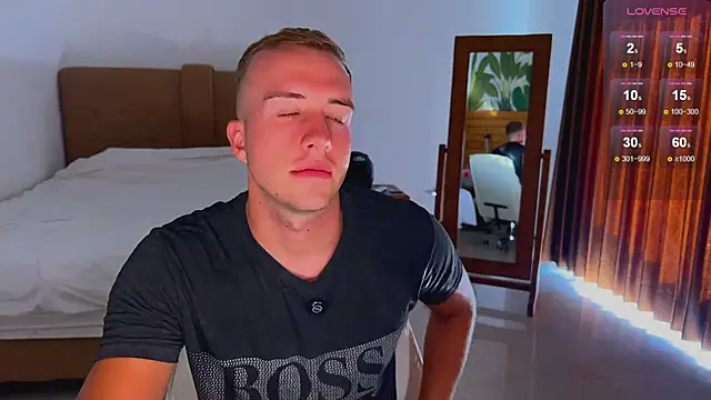 tommy cumfinger online show from October 19, 2025, 11:29 pm