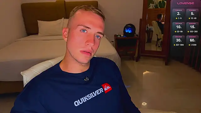 tommy cumfinger online show from October 21, 2025, 11:31 am