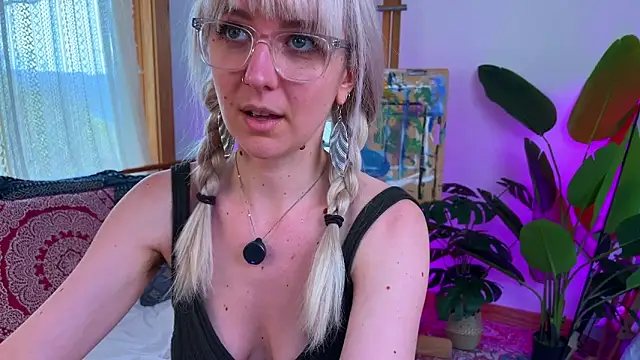 allyelliot online show from April 8, 2026, 6:09 pm