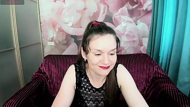 Snapshot of AriaGray chatting on June 27, 2026, 7:58 am AriaGray online show from June 27, 2026, 7:58 am