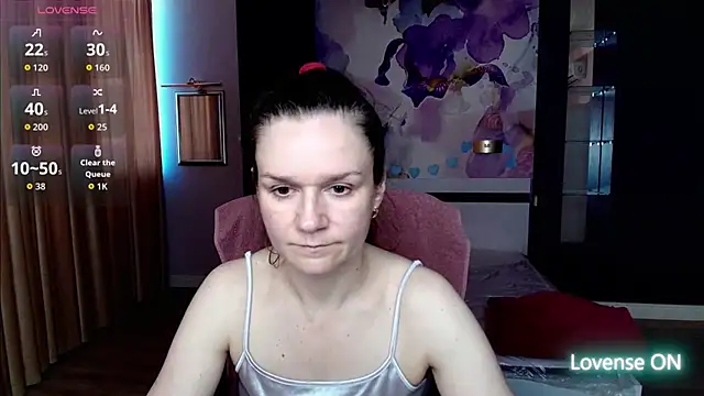 AriaGray online show from April 25, 2026, 7:33 am