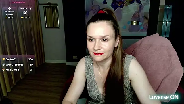 AriaGray online show from June 14, 2026, 9:05 pm