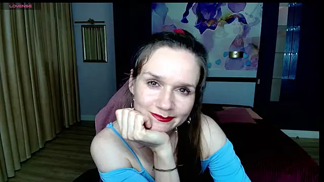 Snapshot of AriaGray chatting on July 4, 2026, 8:13 pm AriaGray online show from July 4, 2026, 8:13 pm