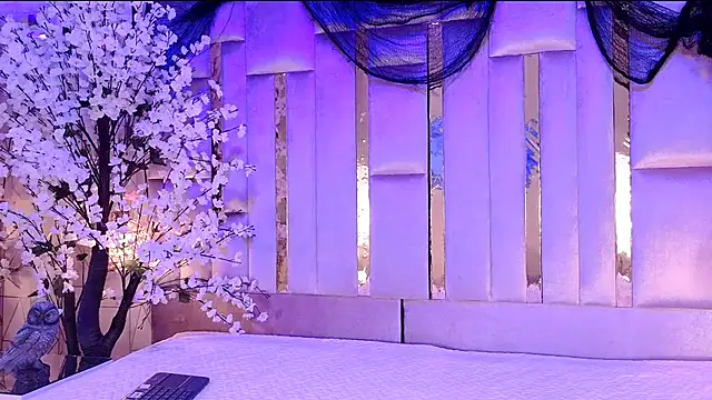 samarajhonson online show from November 9, 2025, 9:41 pm