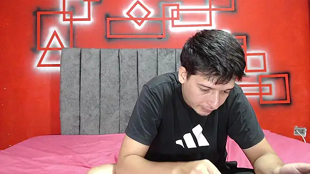 FerneyManti online show from October 17, 2025, 1:24 pm