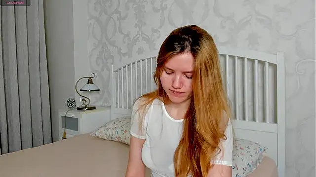 Eva  Lewis online show from June 5, 2026, 6:52 am