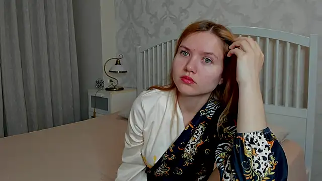 Eva  Lewis online show from April 29, 2026, 4:05 am