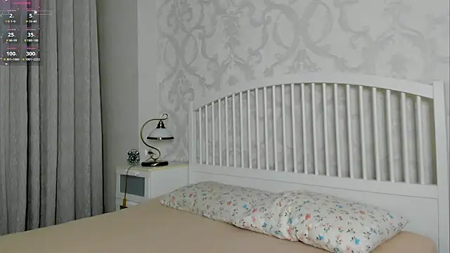 Eva  Lewis online show from June 10, 2026, 4:46 am