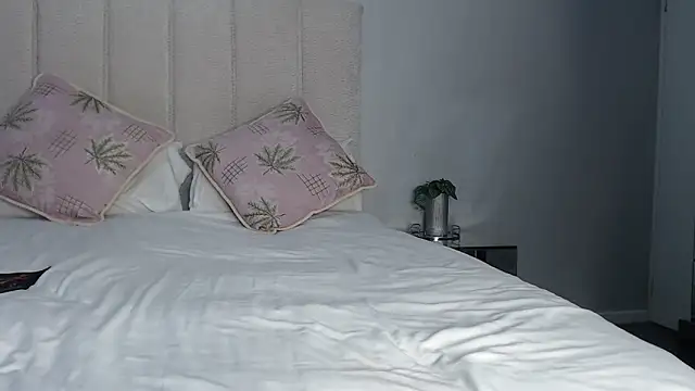 Pinkpyssy online show from April 24, 2026, 12:01 am