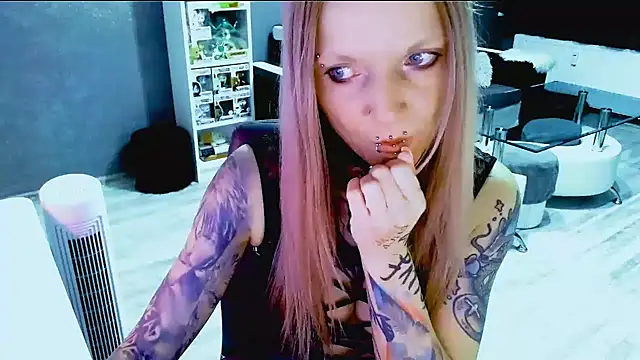 InesGold online show from September 11, 2025, 8:20 pm