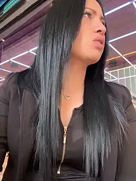 Sara luna  online show from March 18, 2025, 5:55 pm