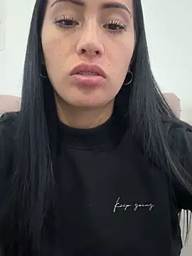 Sara luna  online show from February 14, 2026, 10:32 pm