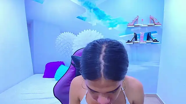 DEMI LEED online show from December 3, 2025, 5:34 pm