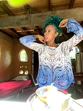 sammoura01 online show from November 14, 2025, 12:31 pm