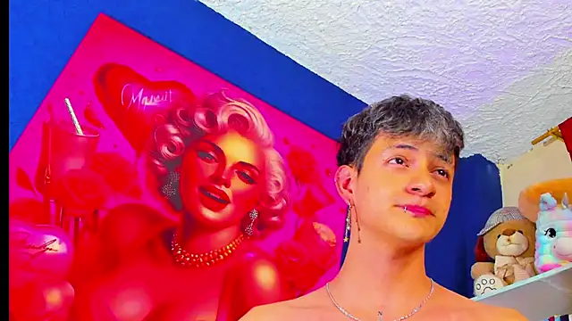 GabyThoms online show from March 12, 2025, 2:52 am