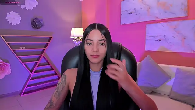 HannahJamesX online show from February 18, 2025, 10:25 pm