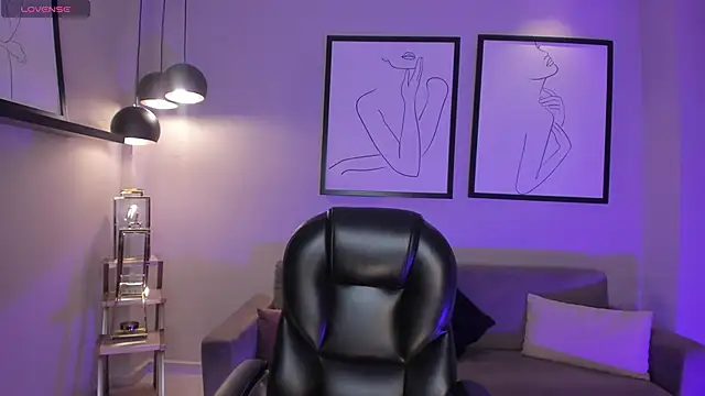 Snapshot of HannahJamesX chatting on March 4, 2026, 12:46 pm HannahJamesX online show from March 4, 2026, 12:46 pm