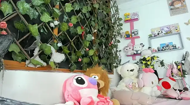 LunaDeCristall online show from January 29, 2025, 5:19 am