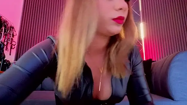 KateStone online show from June 24, 2026, 6:28 pm
