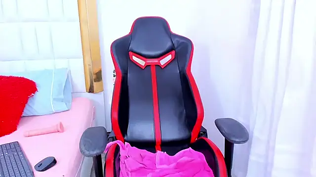 MadelineJackson online show from February 15, 2025, 6:55 am