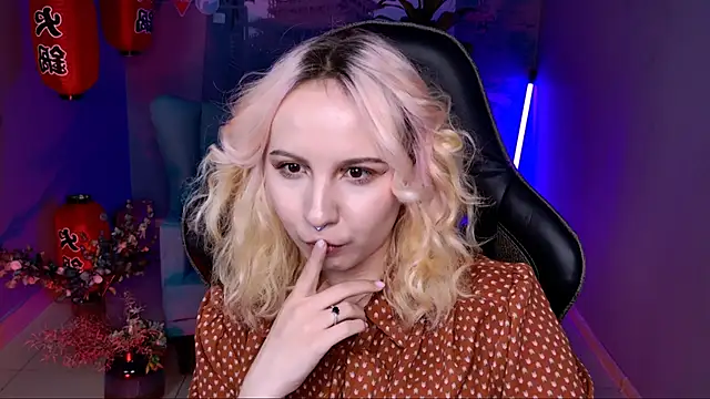 JasmineMilko online show from March 18, 2025, 2:28 pm