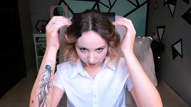 JasmineMilko online show from September 25, 2025, 5:13 am