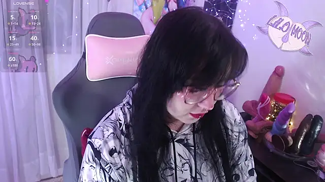Snapshot of LiloMoon69 chatting on June 2, 2026, 6:46 am LiloMoon69 online show from June 2, 2026, 6:46 am