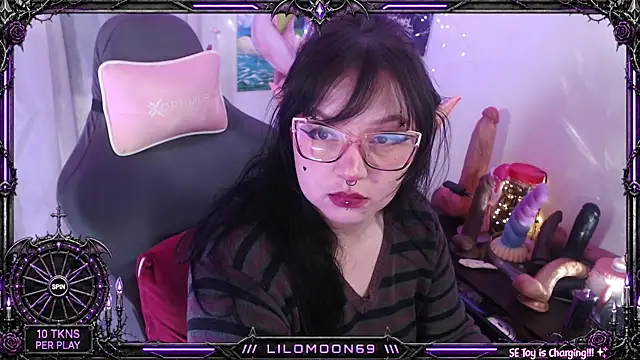 Snapshot of LiloMoon69 chatting on June 11, 2026, 9:50 am LiloMoon69 online show from June 11, 2026, 9:50 am