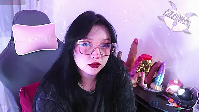 LiloMoon69 online show from April 27, 2026, 4:21 am